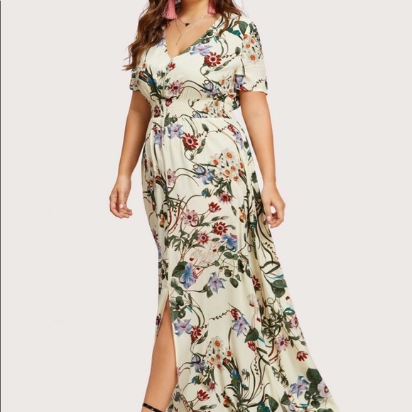 ❌SOLD❌ Split ButtonUp Front Floral Dress - Picture 4 of 16